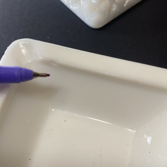 English Hobnail Milk Glass - WESTMORELAND - Picture 5 of 10